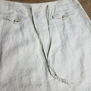 Skirt with front pockets